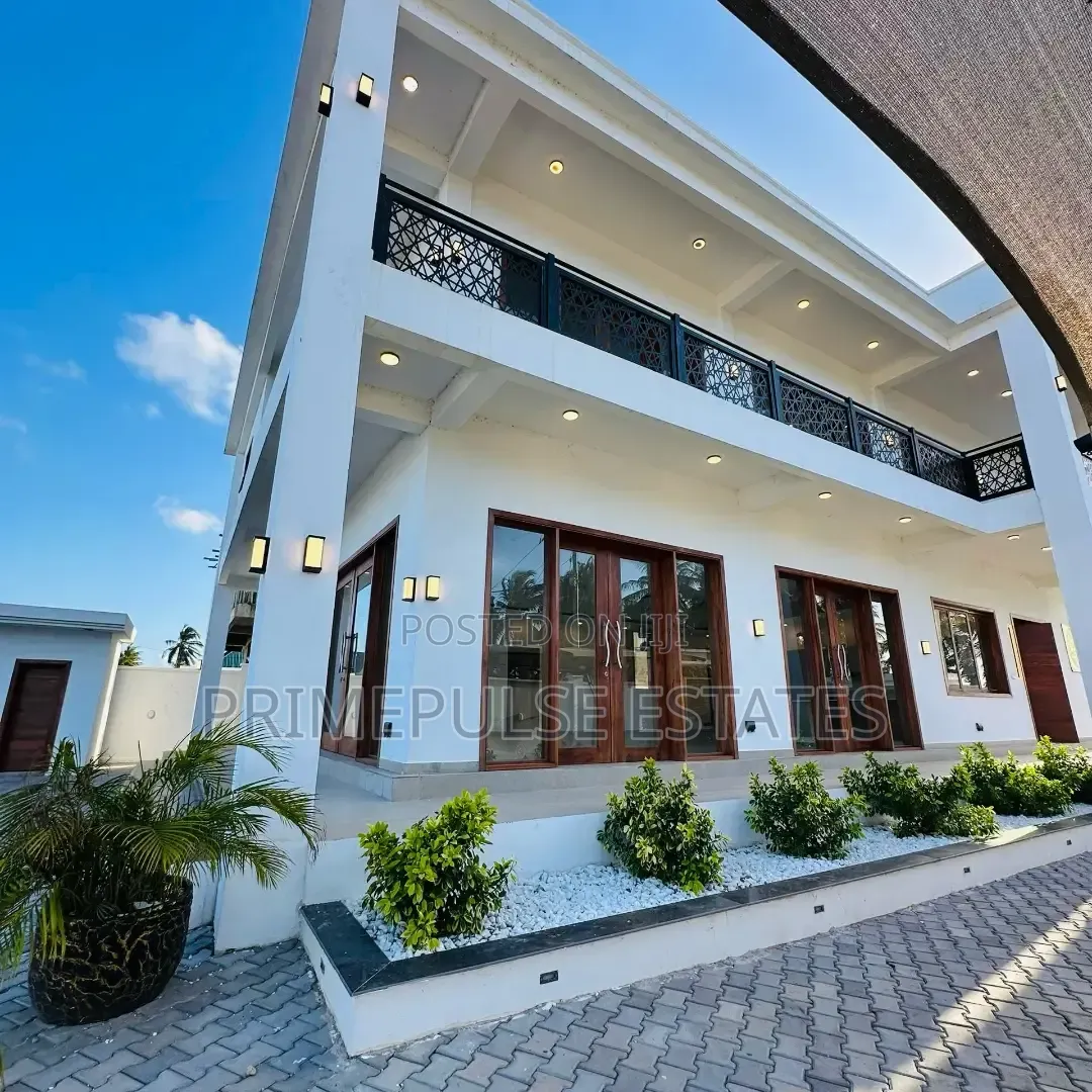 5bdrm Mansion in Kigamboni for sale