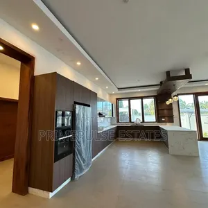 5bdrm Mansion in Kigamboni for sale