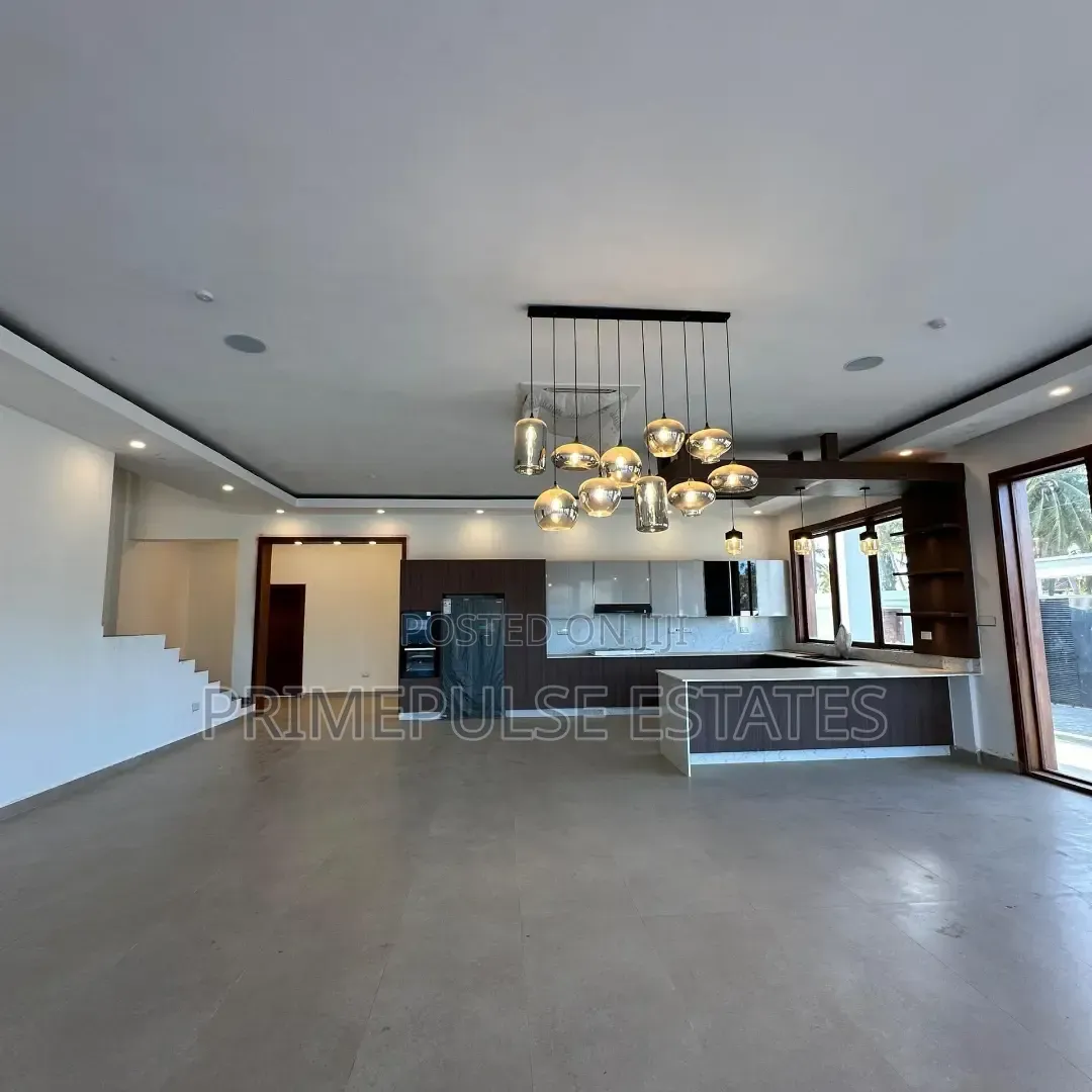 5bdrm Mansion in Kigamboni for sale