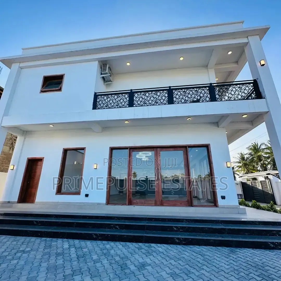 5bdrm Mansion in Kigamboni for sale