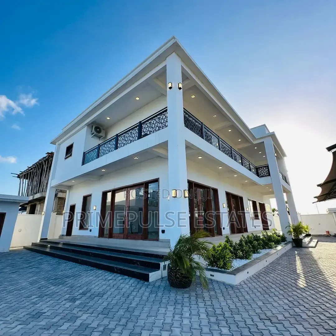 5bdrm Mansion in Kigamboni for sale