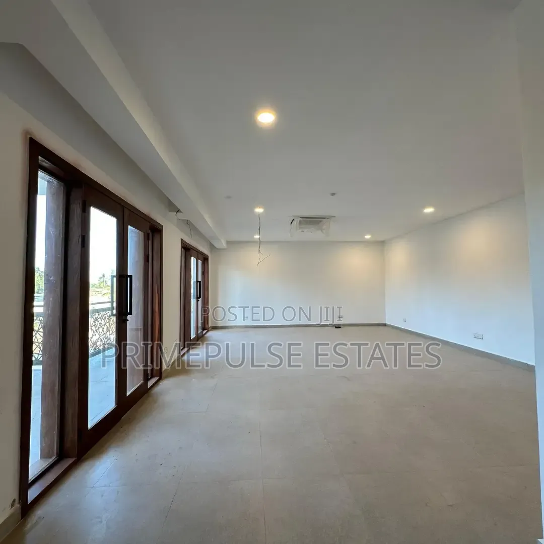 5bdrm Mansion in Kigamboni for sale