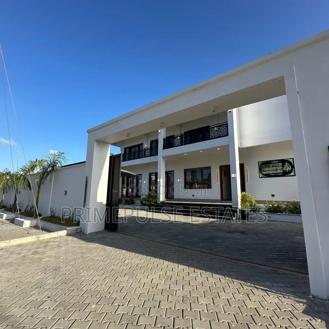 5bdrm Mansion in Kigamboni for sale