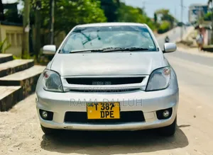 Toyota IST 2005 Silver