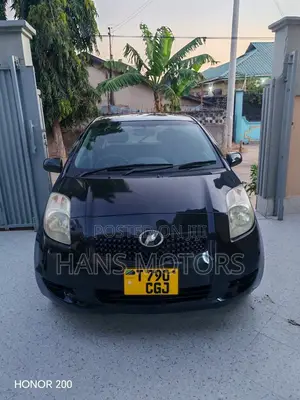 Toyota Vitz 2004 Black