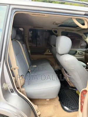 Toyota Land Cruiser 2000 Silver
