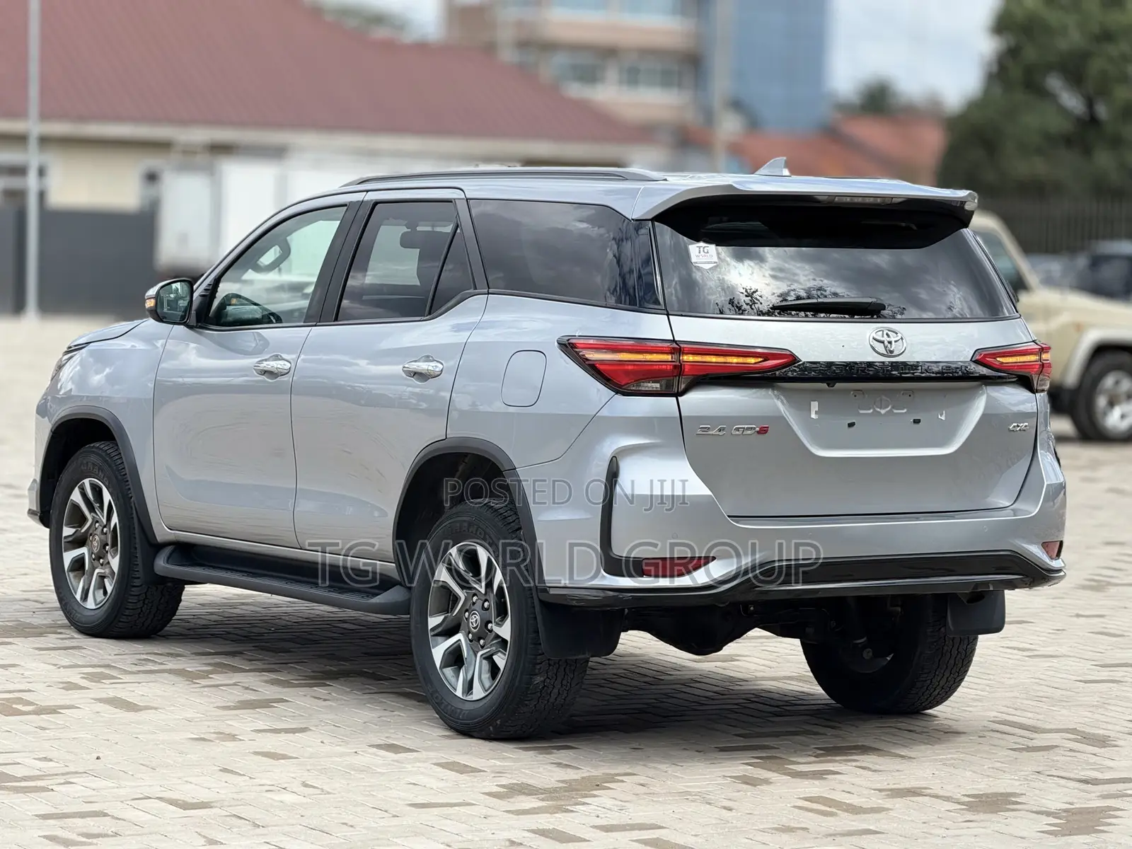 Toyota Fortuner 2.4 D AWD 2024 Silver