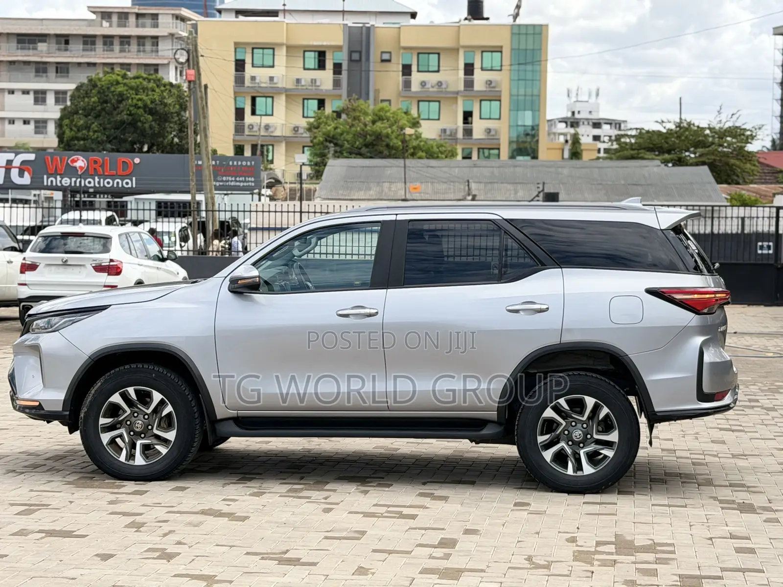 Toyota Fortuner 2.4 D AWD 2024 Silver
