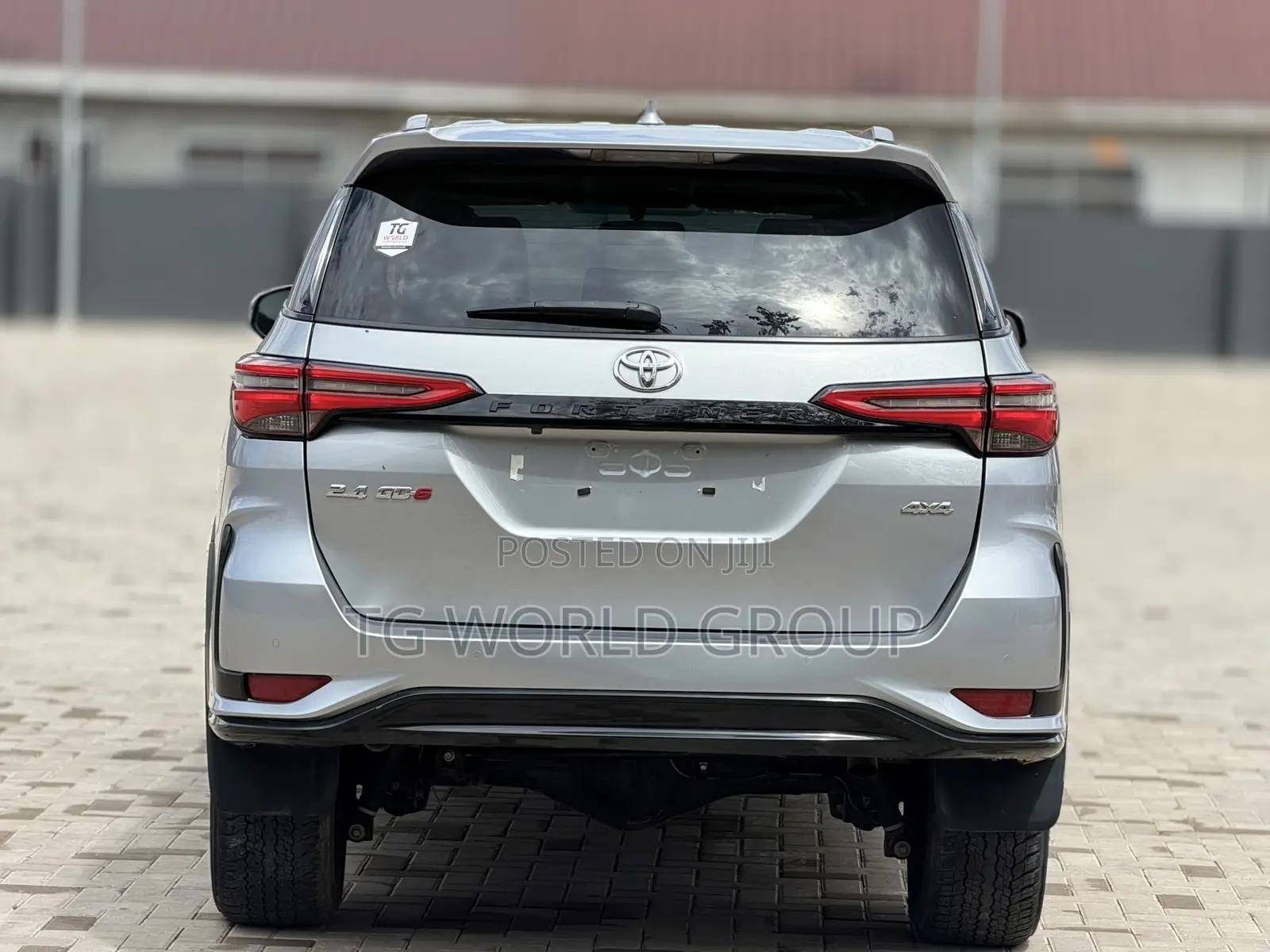 Toyota Fortuner 2.4 D AWD 2024 Silver