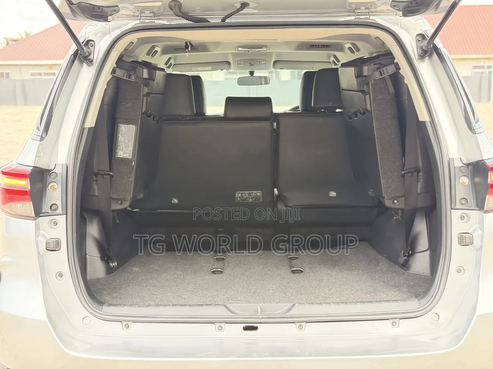 Toyota Fortuner 2.4 D AWD 2024 Silver