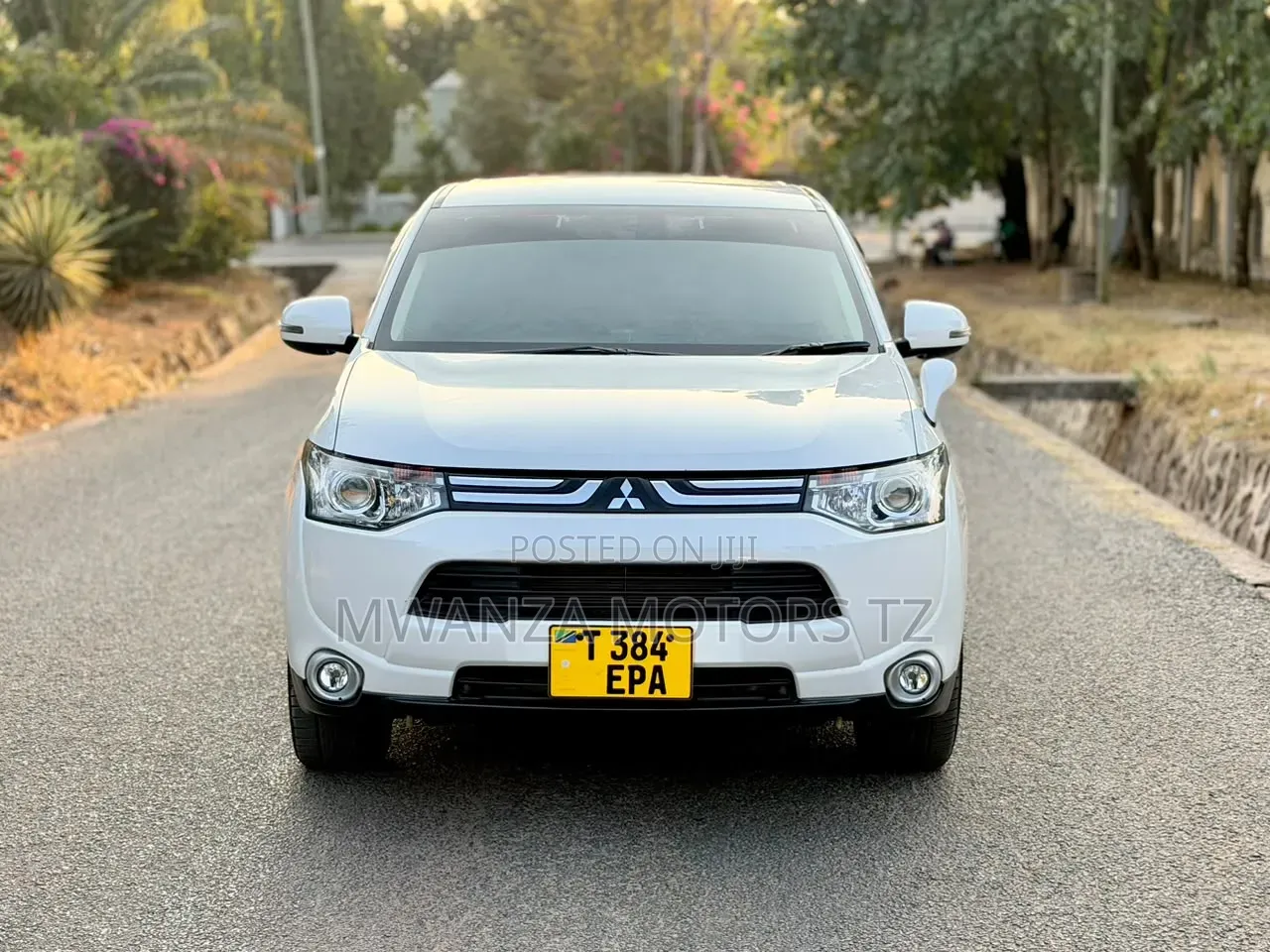 Mitsubishi Outlander 2013 White