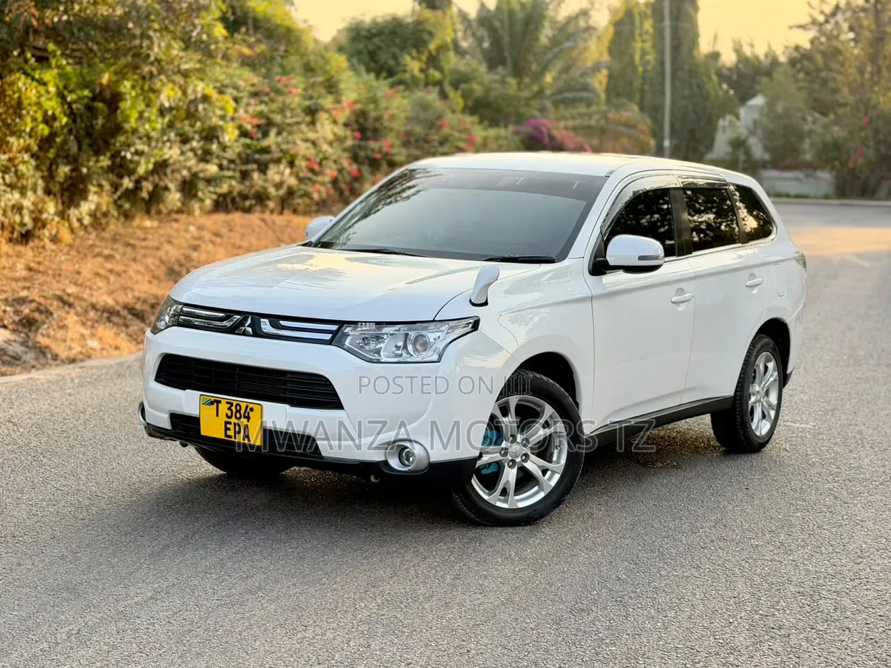 Mitsubishi Outlander 2013 White