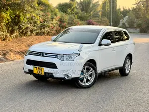 Mitsubishi Outlander 2013 White