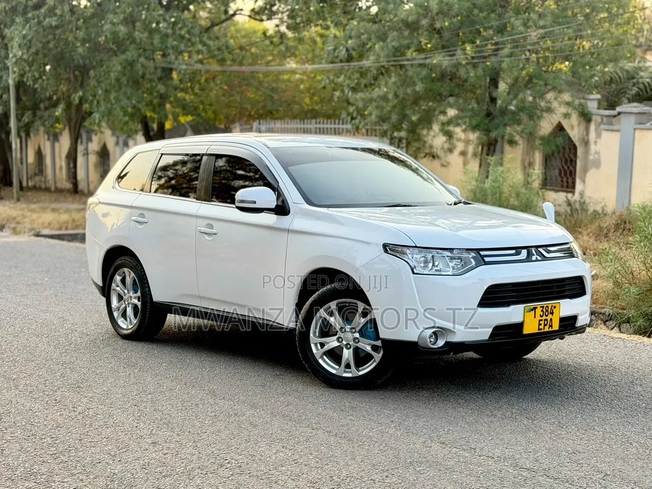 Mitsubishi Outlander 2013 White