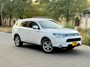 Mitsubishi Outlander 2013 White