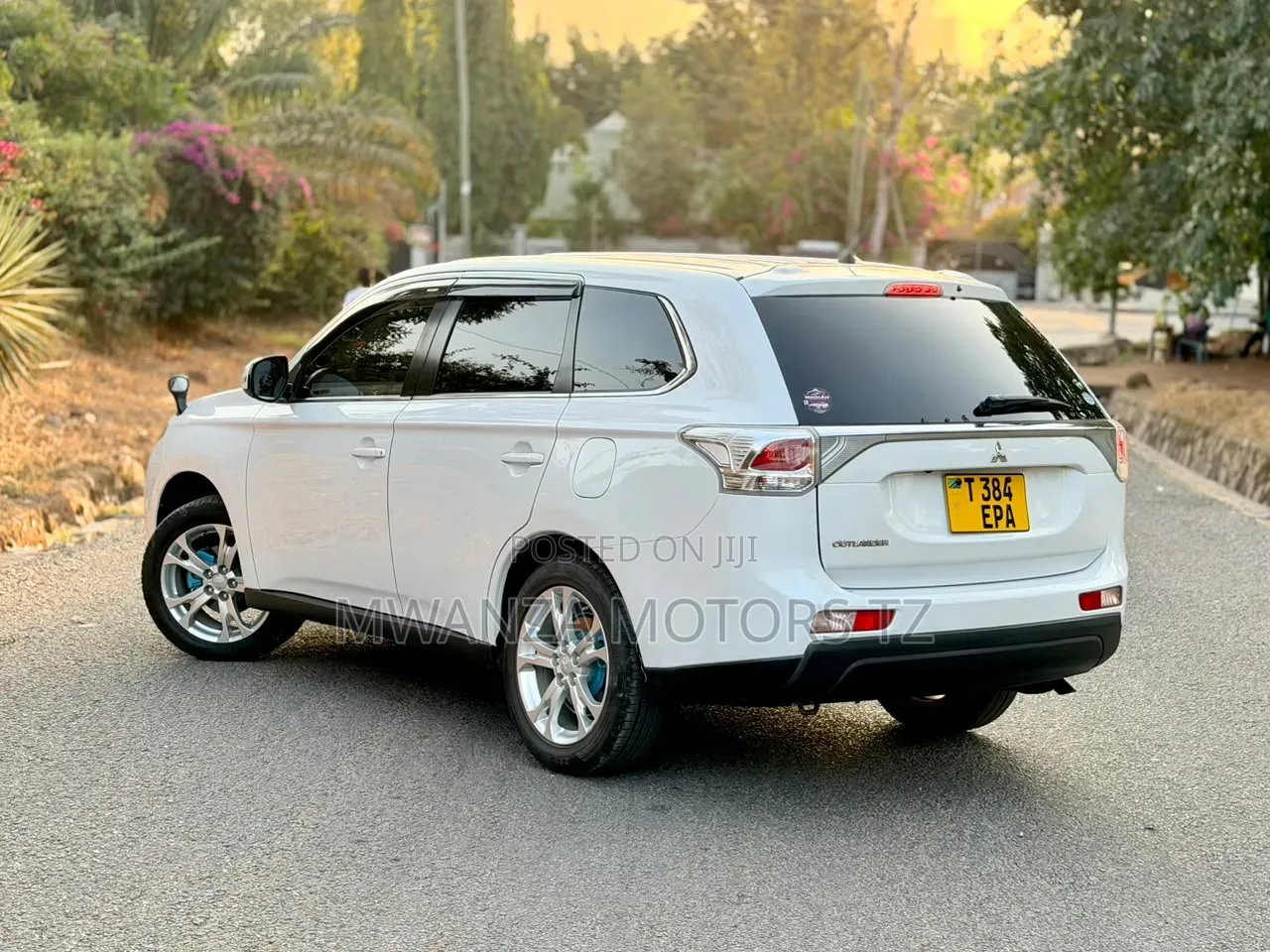 Mitsubishi Outlander 2013 White