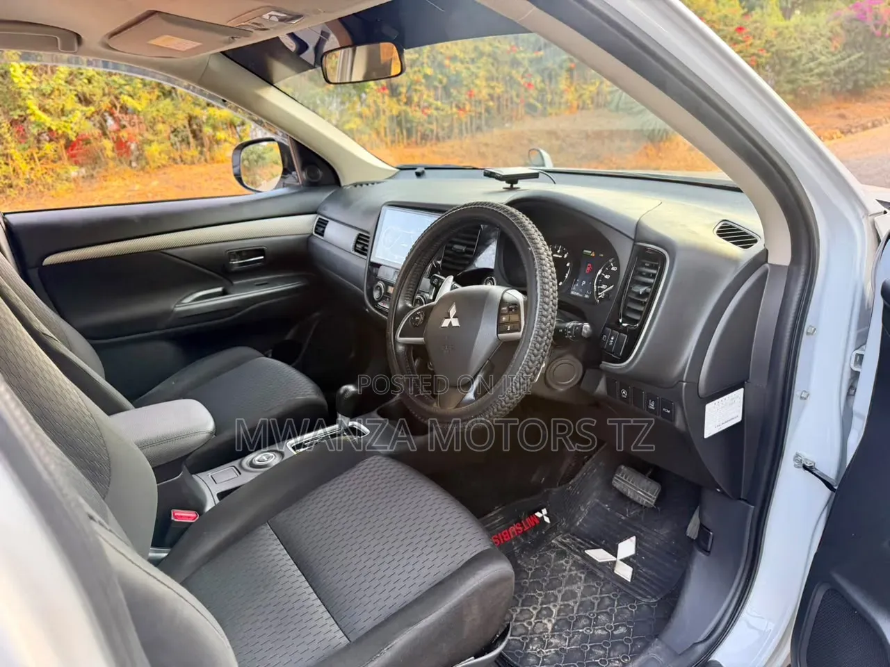 Mitsubishi Outlander 2013 White