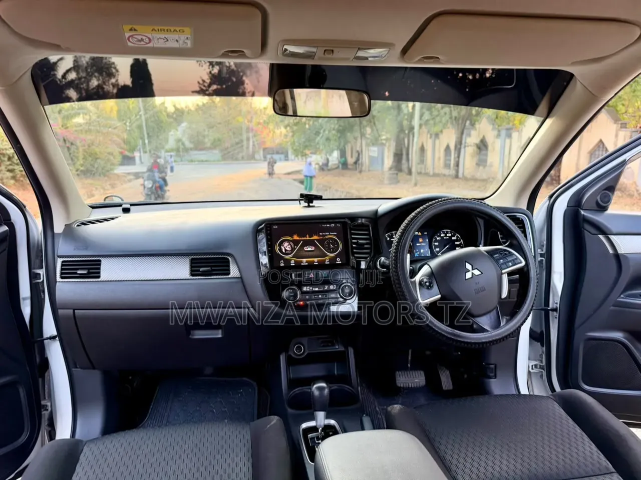 Mitsubishi Outlander 2013 White