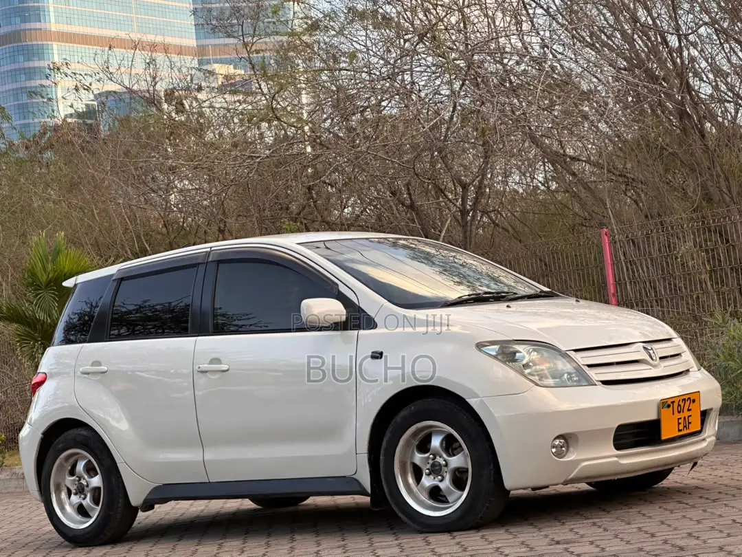 Toyota IST 2004 White