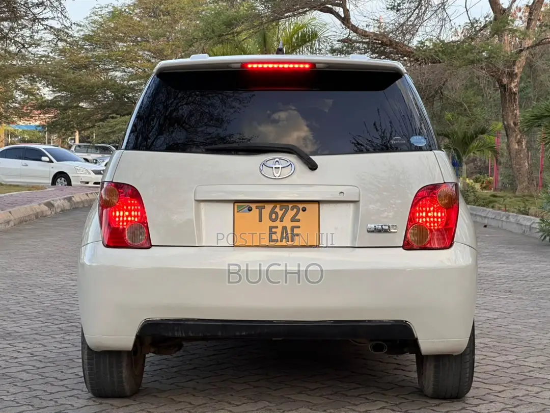 Toyota IST 2004 White
