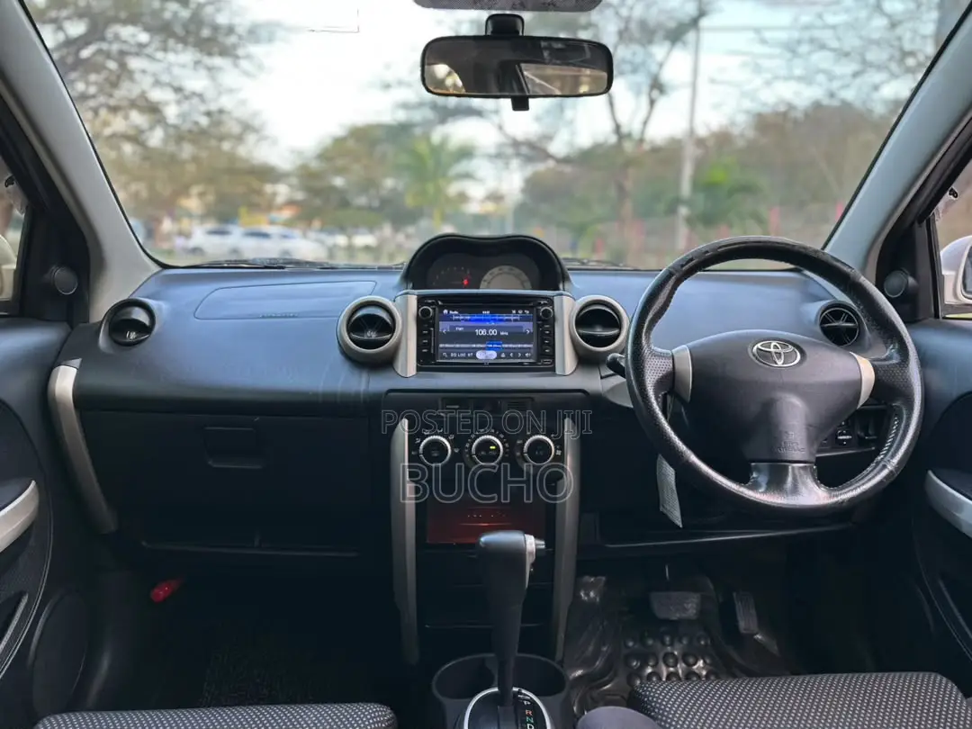 Toyota IST 2004 White