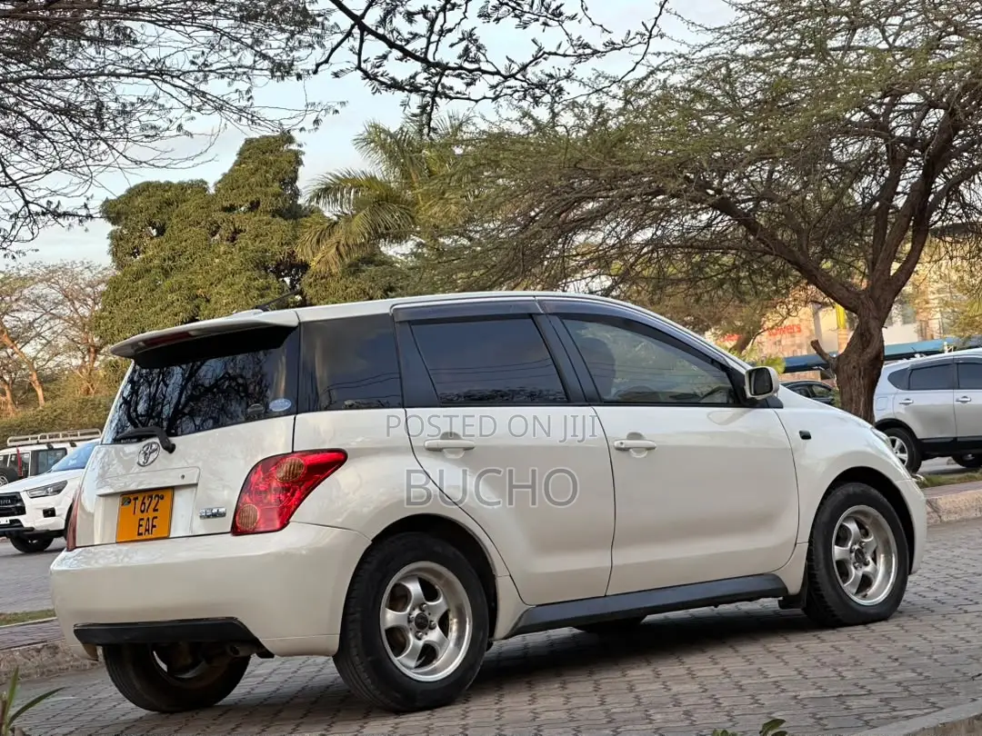 Toyota IST 2004 White
