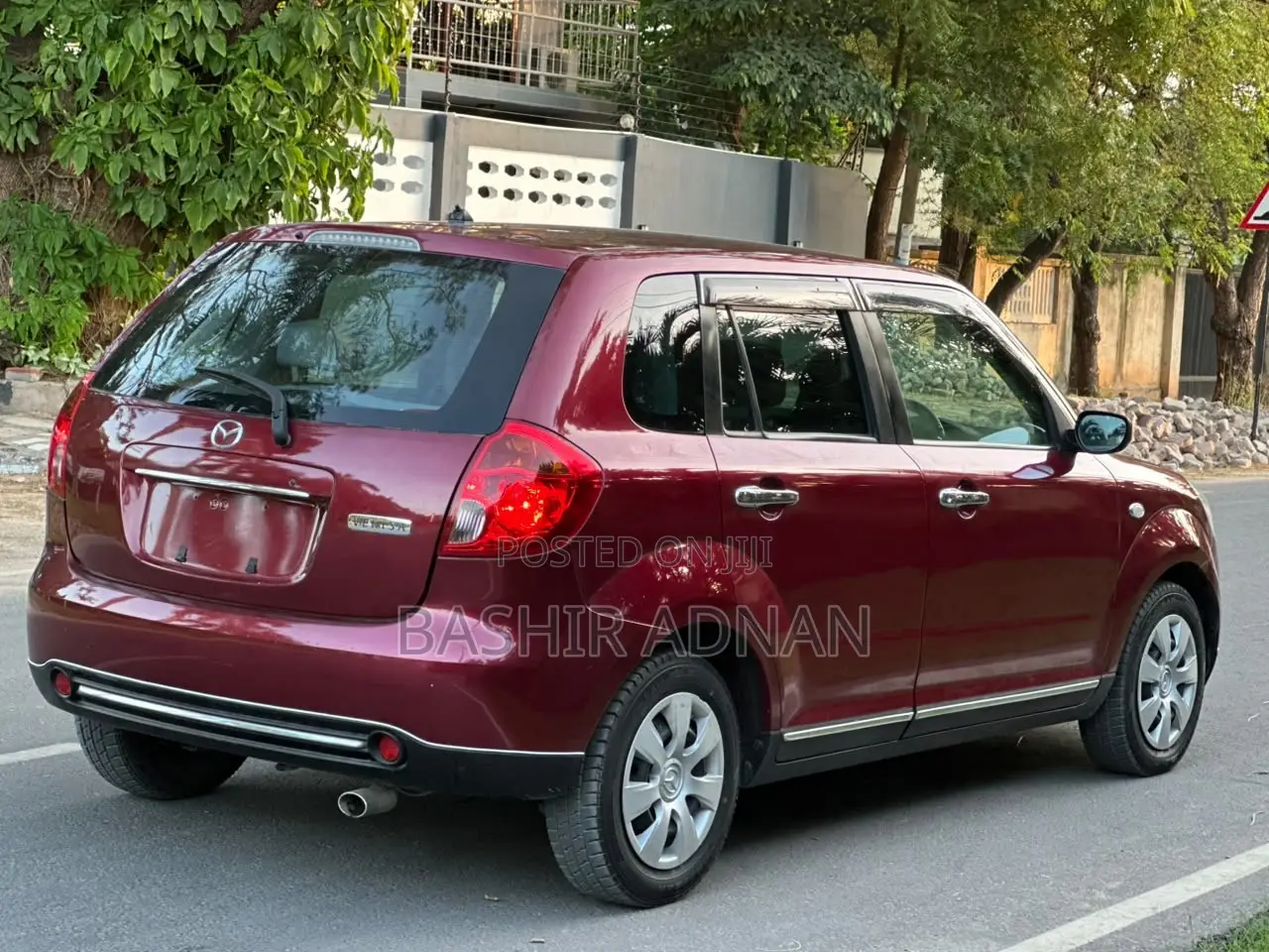 Mazda Verisa 2011 Burgundy