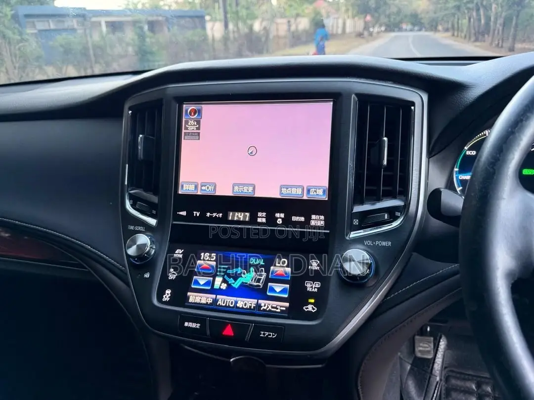 Toyota Crown 2015 Silver