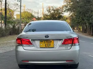 Toyota Crown 2015 Silver