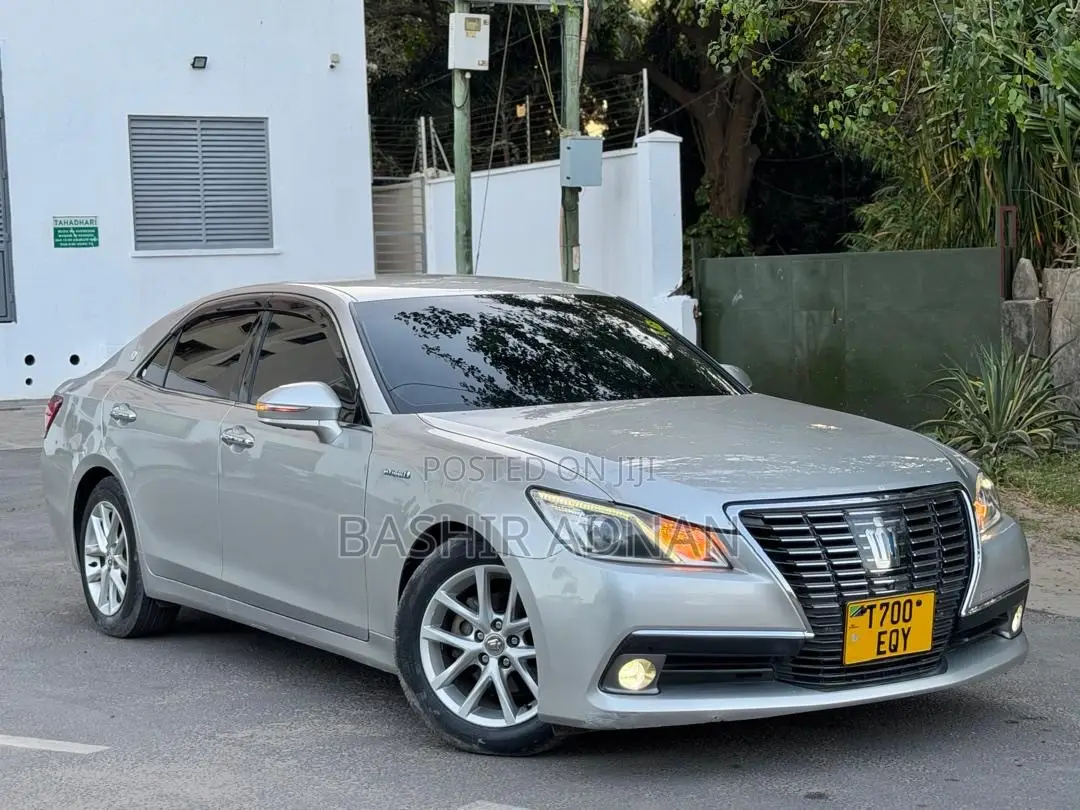 Toyota Crown 2015 Silver
