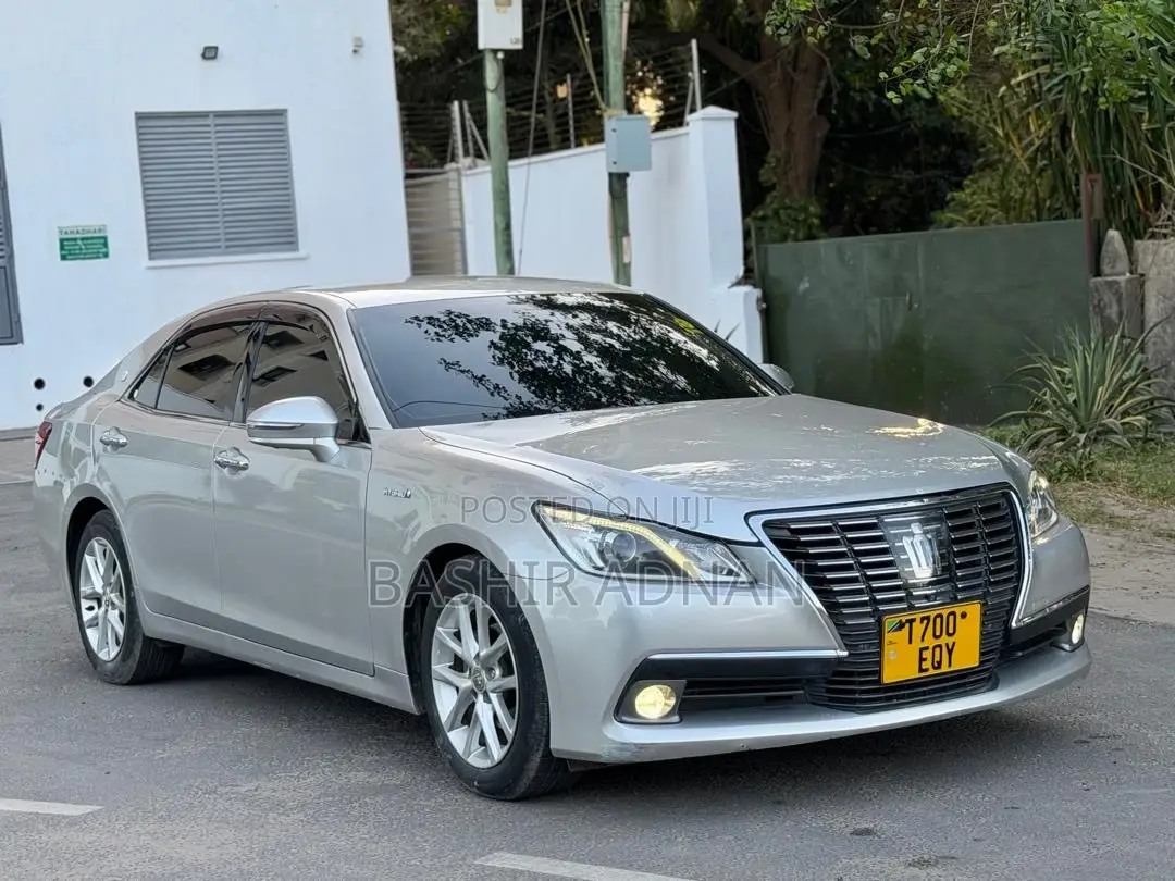 Toyota Crown 2015 Silver