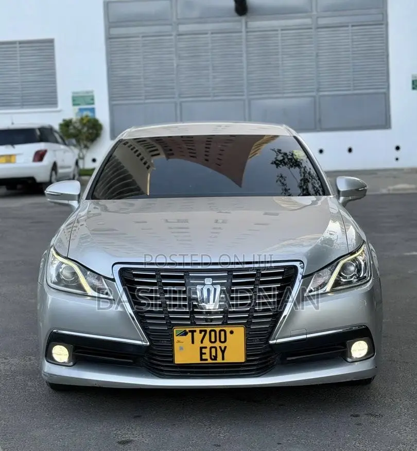 Toyota Crown 2015 Silver