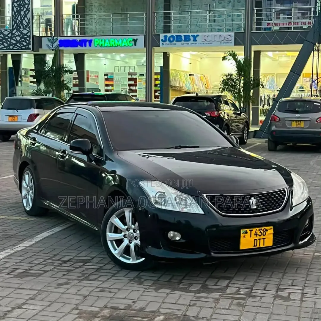 Toyota Crown 2009 Black