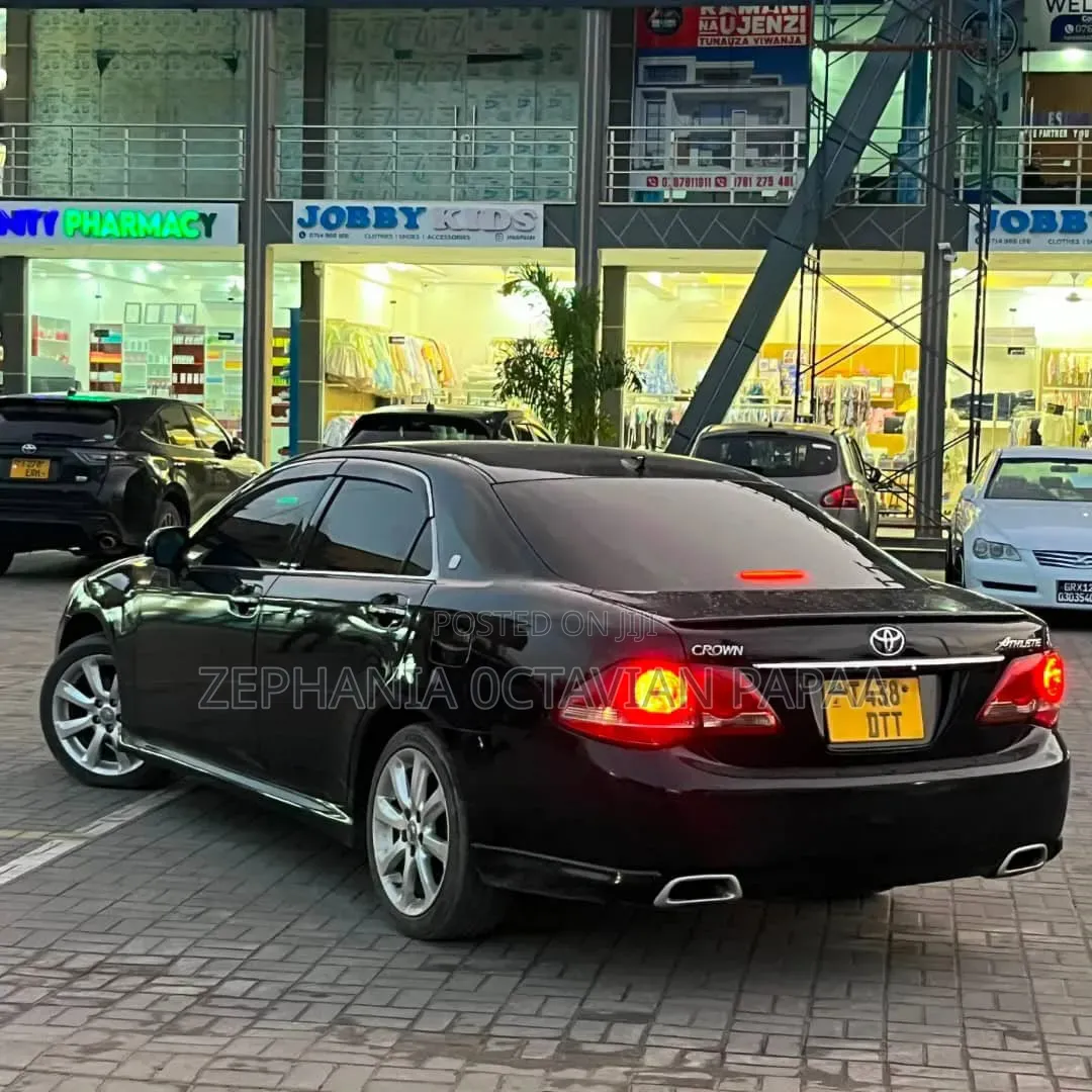 Toyota Crown 2009 Black