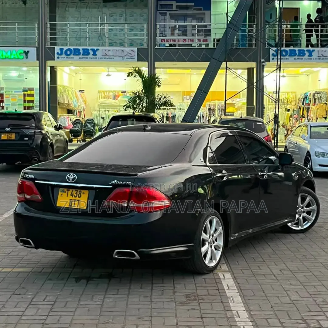 Toyota Crown 2009 Black