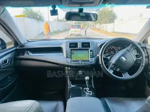 Toyota Crown 2010 Black