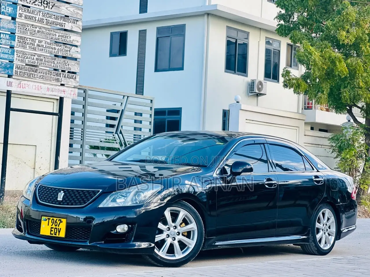 Toyota Crown 2010 Black