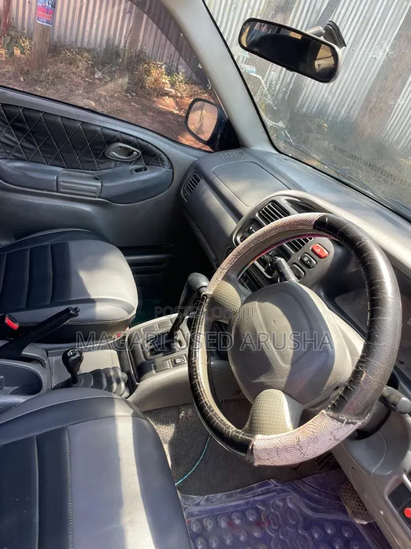 Suzuki Escudo 2000 Green