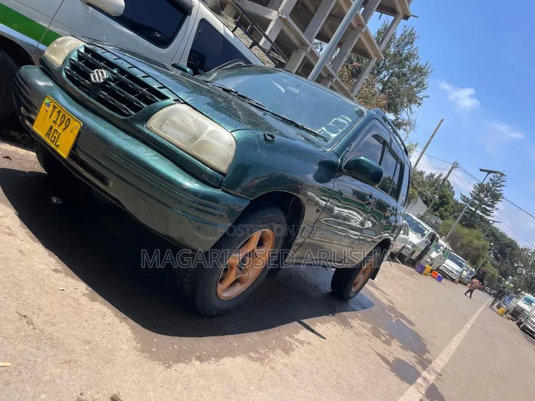 Suzuki Escudo 2000 Green