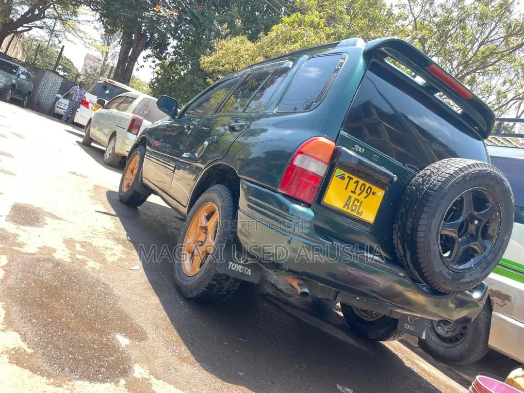 Suzuki Escudo 2000 Green