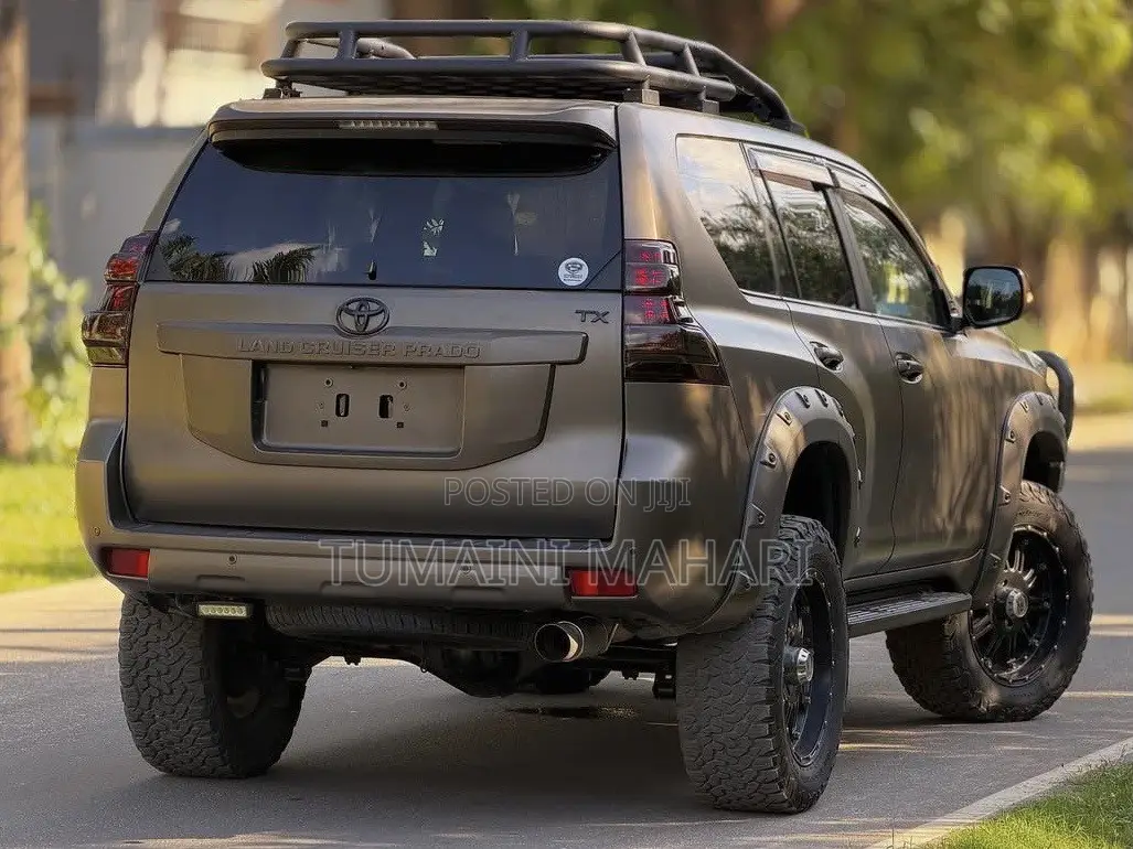 Toyota Land Cruiser Prado 2014 Gray