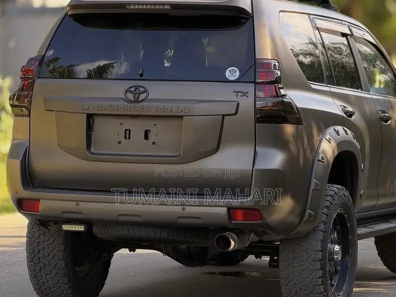 Toyota Land Cruiser Prado 2014 Gray