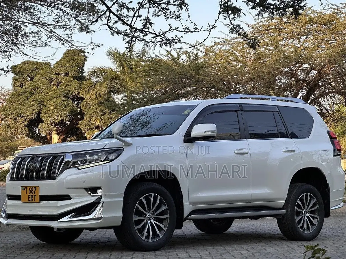 Toyota Land Cruiser Prado 2018 White