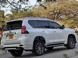 Toyota Land Cruiser Prado 2018 White
