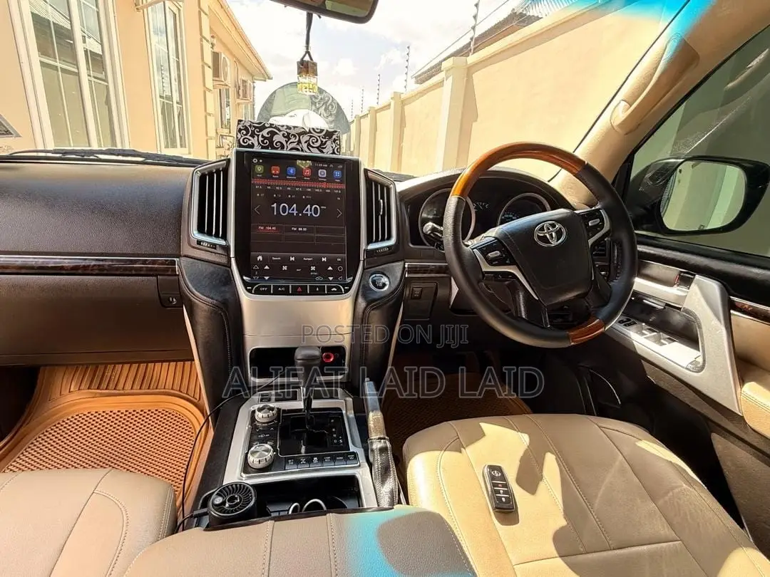 Toyota Land Cruiser 2017 Black
