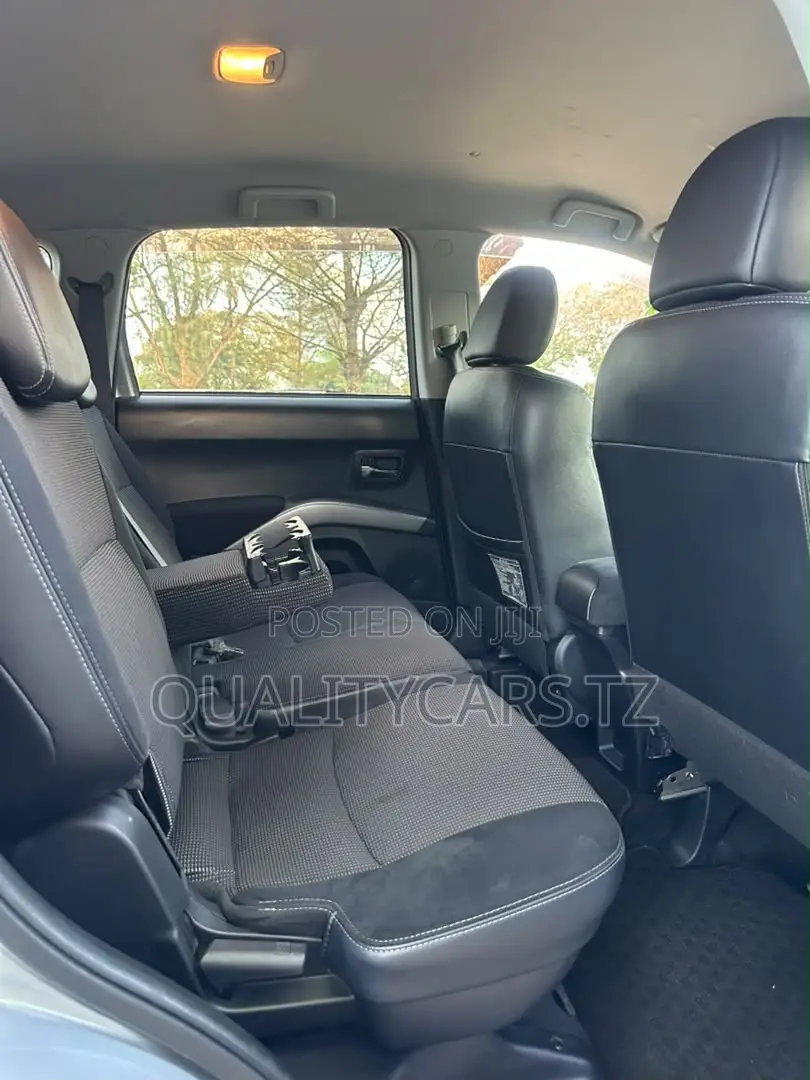 Mitsubishi Outlander 2009 Silver