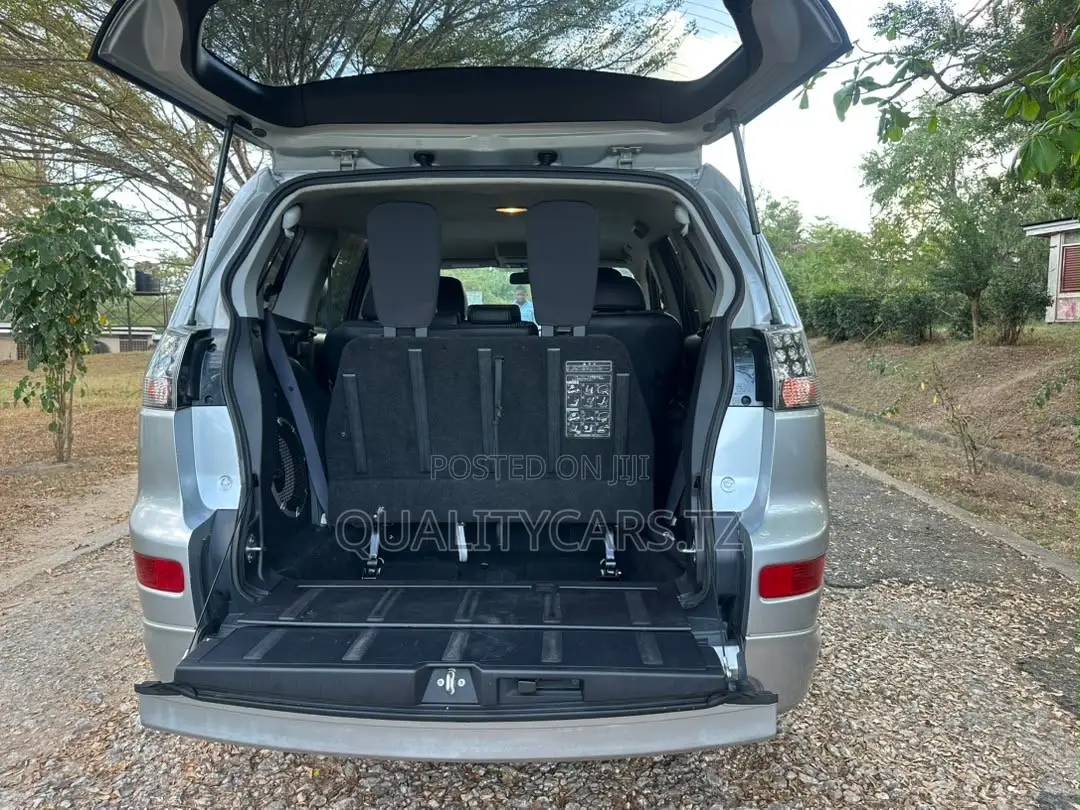 Mitsubishi Outlander 2009 Silver
