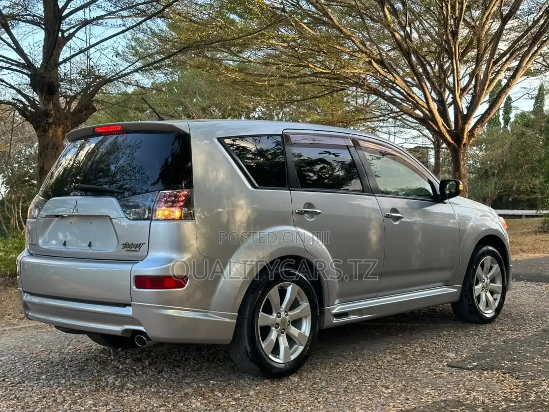Mitsubishi Outlander 2009 Silver