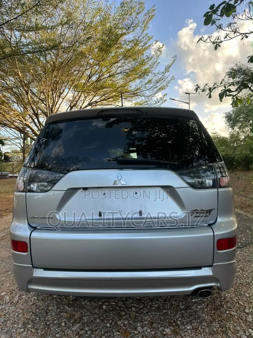 Mitsubishi Outlander 2009 Silver