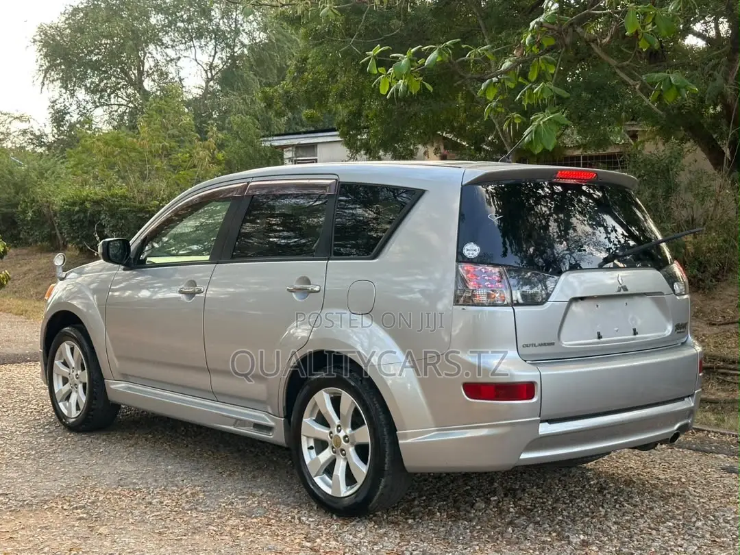 Mitsubishi Outlander 2009 Silver